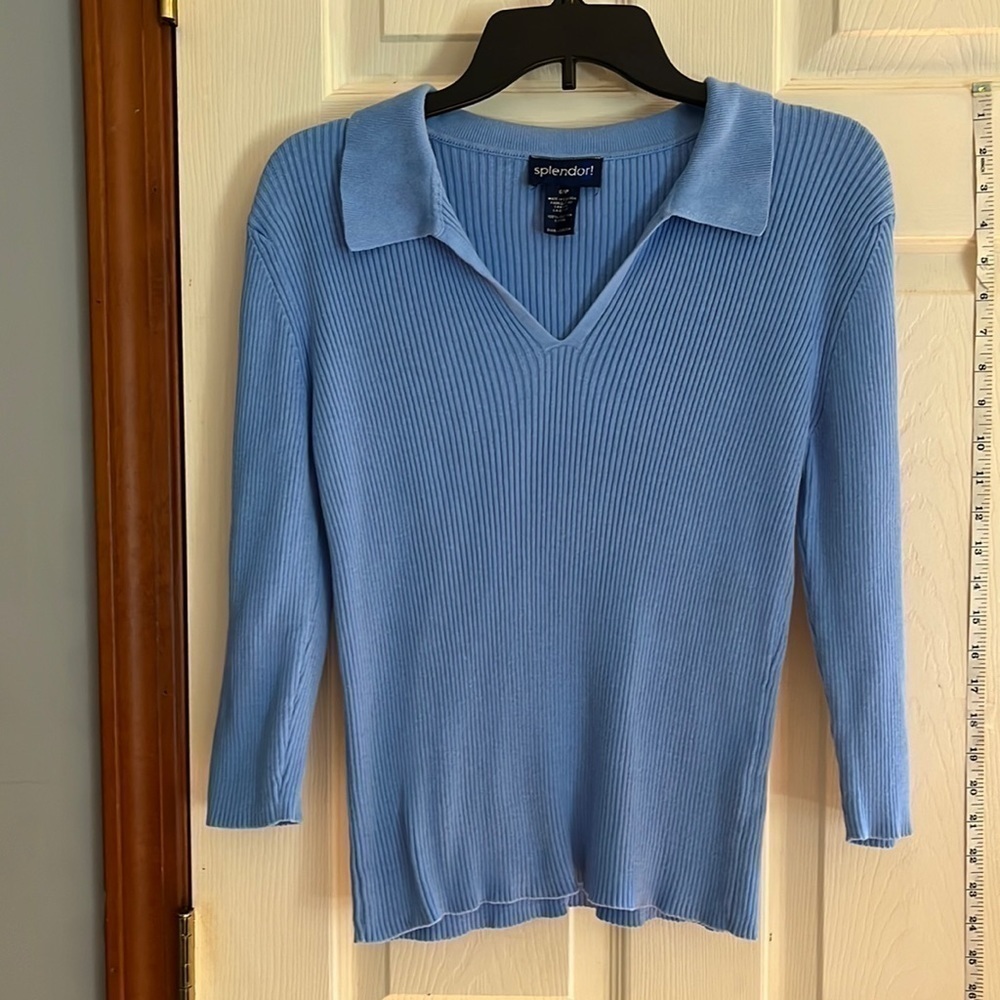 Splendor!-size small-blue-collared V-neck 3/4 sleeve knitted ribbed sweater